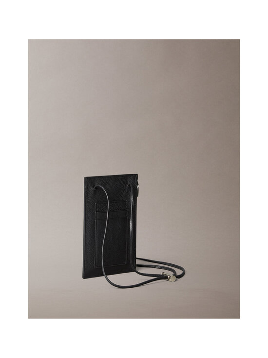 Calvin Klein Bags & Accessories - Foil Emboss Crossbody -puhelinlaukku - UB1 BLACK | Stockmann - photo 2