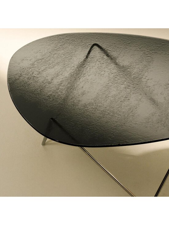 Gubi - Pedrera-sohvapöytä 106 x 86 cm kromi / smoke strukturoitu lasi - GREY | Stockmann - photo 5