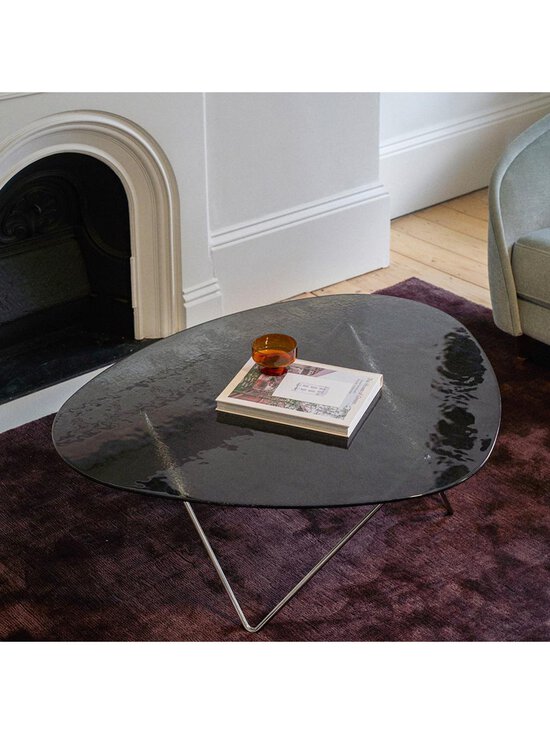 Gubi - Pedrera-sohvapöytä 106 x 86 cm kromi / smoke strukturoitu lasi - GREY | Stockmann - photo 3