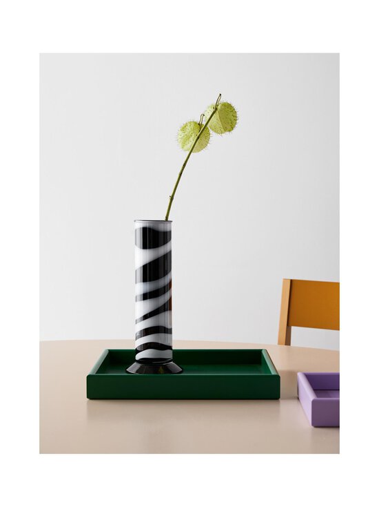Kosta Boda - Lab Cylinder -lasimaljakko - BLACK/WHITE - photo 2 Kosta Boda - Lab Cylinder -lasimaljakko - BLACK/WHITE | Stockmann - photo 2