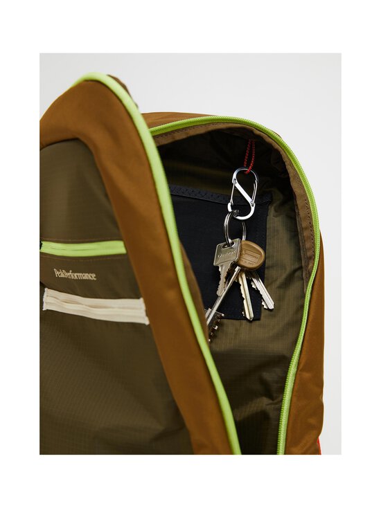 Peak Performance - Outdoor Crossbody -laukku 8 l - 030 EARTHY SUMMIT - photo 6 Peak Performance - Outdoor Crossbody -laukku 8 l - 030 EARTHY SUMMIT | Stockmann - photo 6