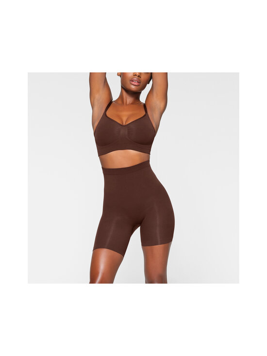 SKIMS - Seamless Sculpt Mid Thigh - muotoilevat shortsit - COCOA | Stockmann - photo 2