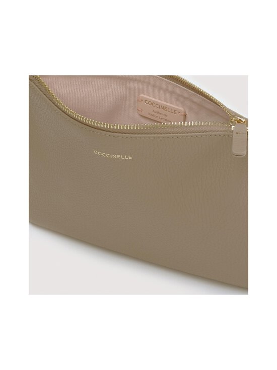 Coccinelle - Mini Bag Best Crossbody Small -nahkalaukku - N59 WARM TAUPE - photo 2 Coccinelle - Mini Bag Best Crossbody Small -nahkalaukku - N59 WARM TAUPE | Stockmann - photo 2