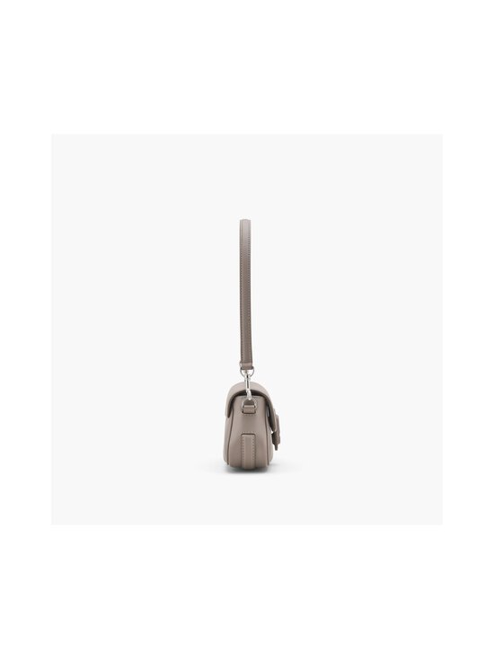 Marc Jacobs - The Small Clover Shoulder -nahkalaukku - 055 CEMENT - photo 3 Marc Jacobs - The Small Clover Shoulder -nahkalaukku - 055 CEMENT | Stockmann - photo 3