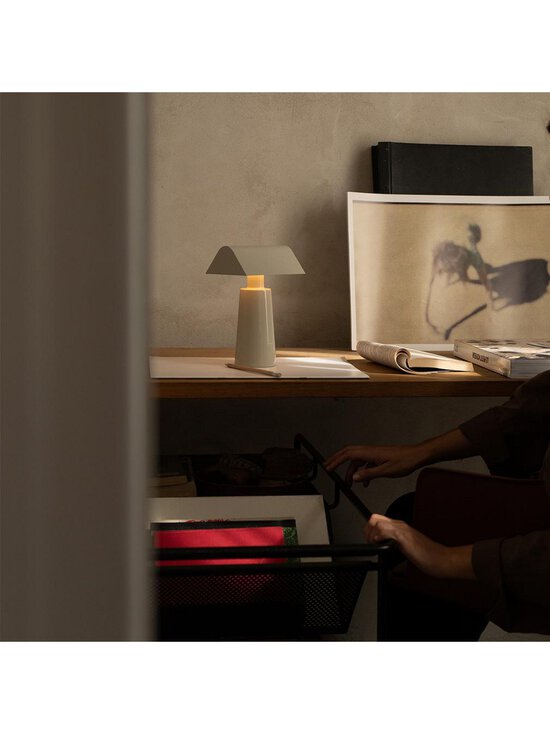 &Tradition - Caret MF1 -pöytävalaisin ladattava silk grey - GREY | Stockmann - photo 10