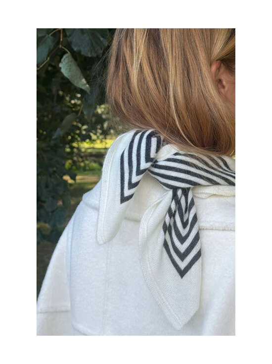 lescarf - Cashmere Striped -huivi - CREAM & BLACK | Stockmann - photo 4
