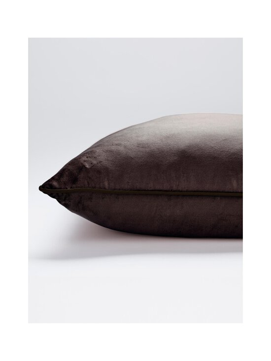 Laura Ashley - Sametpadi Nigella 50 x 50 cm - CHESTNUT - photo 2 Laura Ashley - Sametpadi Nigella 50 x 50 cm - CHESTNUT | Stockmann - photo 2