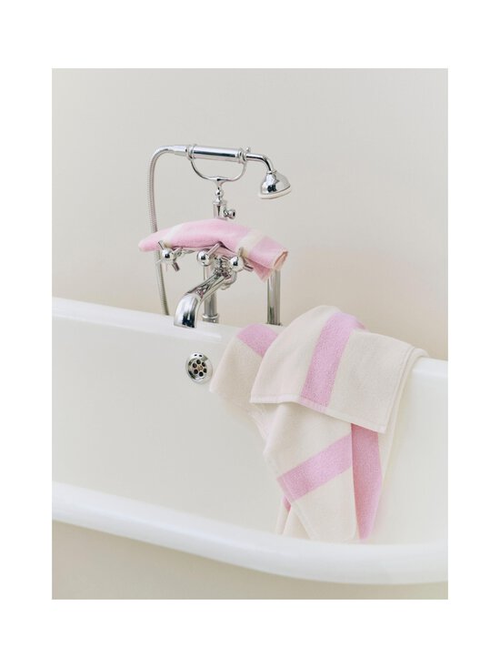 HAY - Stripe vannas dvielis - COOL PINK | Stockmann - photo 3