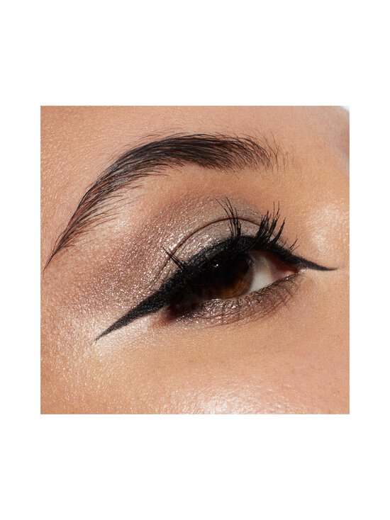 MAC - Luxe Luck Dazzleshadow Liquid Eyeshadow -luomiväri - MAGIC SCALE - photo 3 MAC - Luxe Luck Dazzleshadow Liquid Eyeshadow -luomiväri - MAGIC SCALE | Stockmann - photo 3