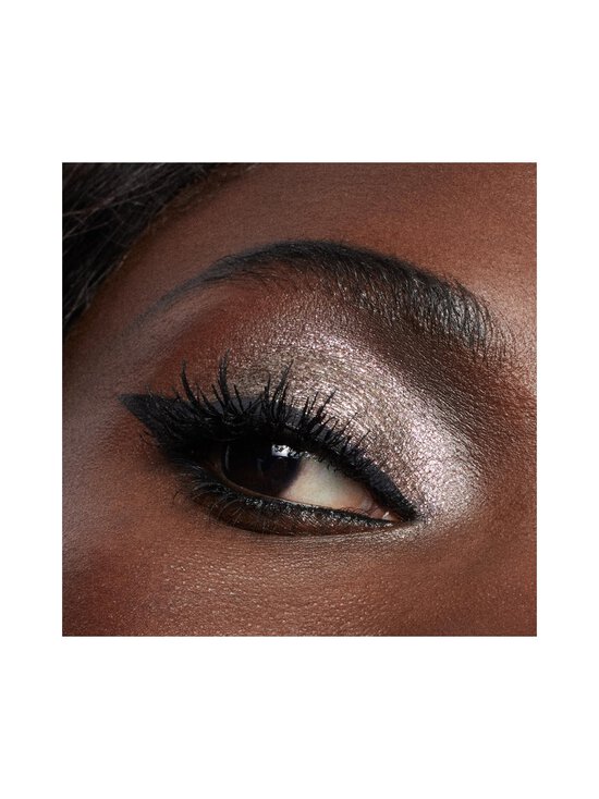 MAC - Luxe Luck Dazzleshadow Liquid Eyeshadow -luomiväri - MAGIC SCALE - photo 4 MAC - Luxe Luck Dazzleshadow Liquid Eyeshadow -luomiväri - MAGIC SCALE | Stockmann - photo 4