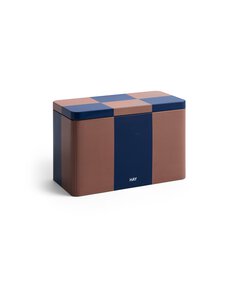 HAY - Tin Medium Brown And Midnight Blue skārda kārba 20 x 10 x 12.5 cm - BROWN AND MIDNIGHT BLUE HAY - Tin Medium Brown And Midnight Blue skārda kārba 20 x 10 x 12.5 cm - BROWN AND MIDNIGHT BLUE | Stockmann