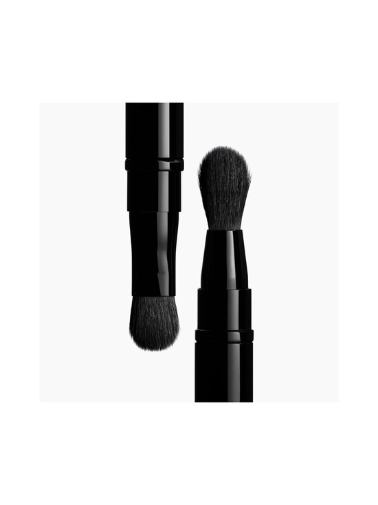 CHANEL - PINCEAU DUO PAUPIÈRES RÉTRACTABLE N°200 Dual Ended Eyeshadow Brush Applies And Blends - N200 | Stockmann - photo 2