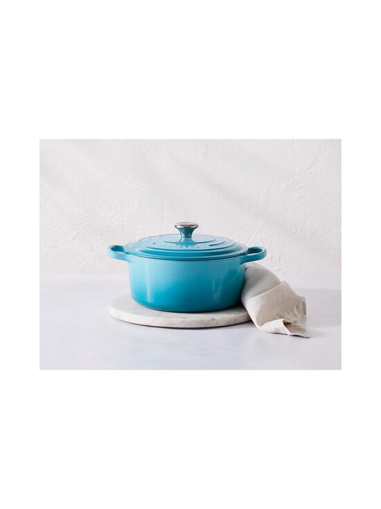 Le Creuset - Signature Round Casserole čuguna katls 24 cm/ 4.2 l - CARIBBEAN - photo 8 Le Creuset - Signature Round Casserole čuguna katls 24 cm/ 4.2 l - CARIBBEAN | Stockmann - photo 8