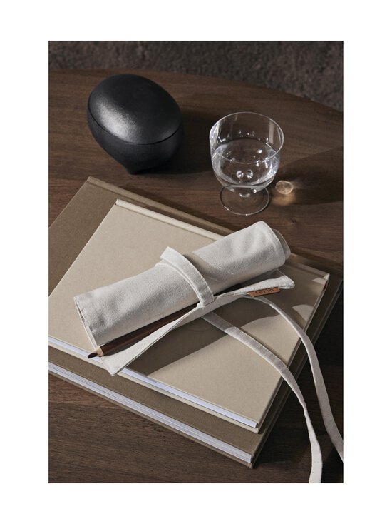 Ferm Living - Ally- luomupuuvillainen rullapenaali - OFF-WHITE - photo 3 Ferm Living - Ally- luomupuuvillainen rullapenaali - OFF-WHITE | Stockmann - photo 3
