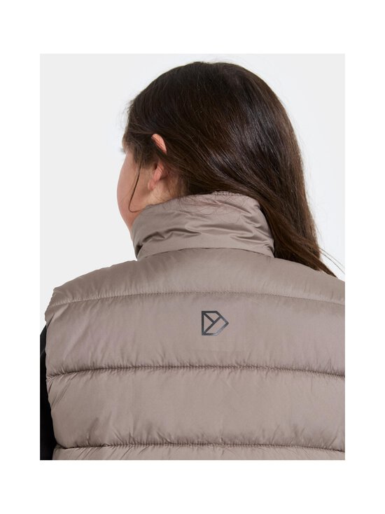 Didriksons - Kilo stepēta veste - F04 ASH BROWN - photo 9 Didriksons - Kilo stepēta veste - F04 ASH BROWN | Stockmann - photo 9