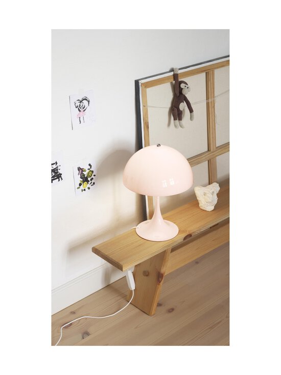 Louis Poulsen - Panthella 250 -pöytävalaisin 33,5 x 25 x 25 cm - PALE ROSE ACRYL - photo 3 Louis Poulsen - Panthella 250 -pöytävalaisin 33,5 x 25 x 25 cm - PALE ROSE ACRYL | Stockmann - photo 3