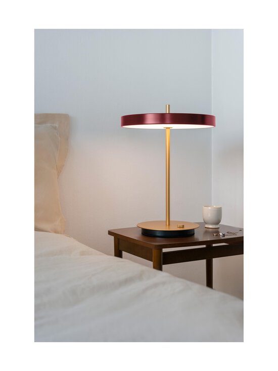 UMAGE - Asteria-pöytävalaisin - RUBY RED - photo 2 UMAGE - Asteria-pöytävalaisin - RUBY RED | Stockmann - photo 2