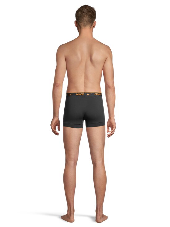 Nike - Alushousut 3-pack - EXZ BLK LIG CRIM/DES OCH/DP NHT LOGO WB - photo 6 Nike - Alushousut 3-pack - EXZ BLK LIG CRIM/DES OCH/DP NHT LOGO WB | Stockmann - photo 6