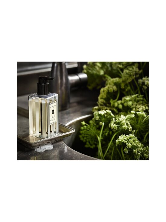 Jo Malone London - English Pear & Freesia Body & Hand Wash -nestesaippua 250 ml - NOCOL - photo 3 Jo Malone London - English Pear & Freesia Body & Hand Wash -nestesaippua 250 ml - NOCOL | Stockmann - photo 3