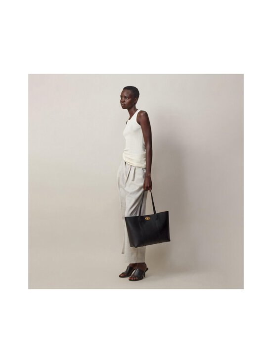 Mulberry - Bayswater Small Classic Grain Tote -laukku - A330 BLACK-OAK - photo 6 Mulberry - Bayswater Small Classic Grain Tote -laukku - A330 BLACK-OAK | Stockmann - photo 6