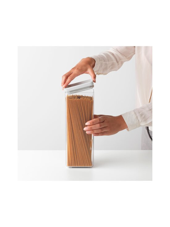 Brabantia - Square Canister pārtikas uzglabāšanas trauks 2.5 l - LIGHT GREY - photo 3 Brabantia - Square Canister pārtikas uzglabāšanas trauks 2.5 l - LIGHT GREY | Stockmann - photo 3