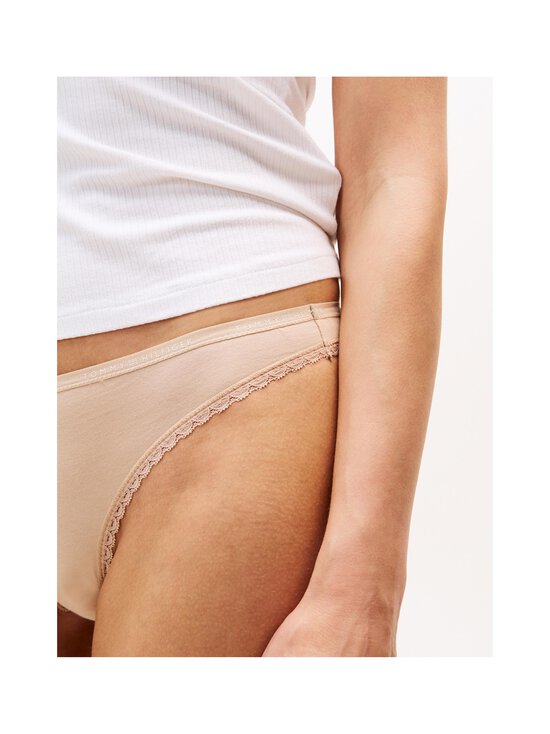Tommy Hilfiger - Lace Thong -stringit 3-pack - 0WR FOGGY PINK/BEIGE/GREY DEW | Stockmann - photo 4
