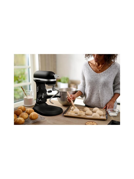 KitchenAid - Artisan- yleiskone nostettavalla kulholla 5,6 l - BLACK MATTE - photo 8 KitchenAid - Artisan- yleiskone nostettavalla kulholla 5,6 l - BLACK MATTE | Stockmann - photo 8