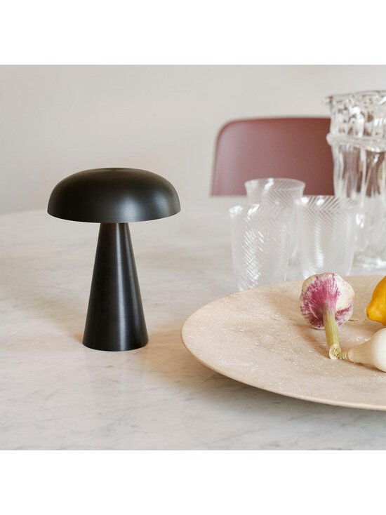 &Tradition - Como SC53 -pöytävalaisin - MUSTA - photo 8 &Tradition - Como SC53 -pöytävalaisin - MUSTA | Stockmann - photo 8