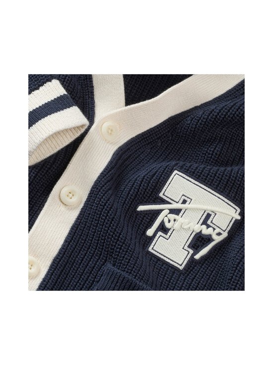 Tommy Hilfiger - Varsity Graphic V-Neck -neuletakki - C1G DARK NIGHT NAVY - photo 3 Tommy Hilfiger - Varsity Graphic V-Neck -neuletakki - C1G DARK NIGHT NAVY | Stockmann - photo 3
