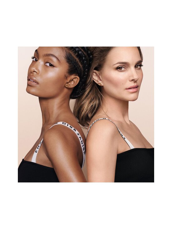 DIOR - Forever Natural Velvet Compact Foundation -meikkivoide 10 g - 1,5N - photo 6 DIOR - Forever Natural Velvet Compact Foundation -meikkivoide 10 g - 1,5N | Stockmann - photo 6