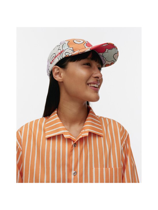 Marimekko - Nokamüts Kohde Piirto Unikko Kioski - 837 OFF WHITE, RED, ORANGE, LILAC - photo 2 Marimekko - Nokamüts Kohde Piirto Unikko Kioski - 837 OFF WHITE, RED, ORANGE, LILAC | Stockmann - photo 2