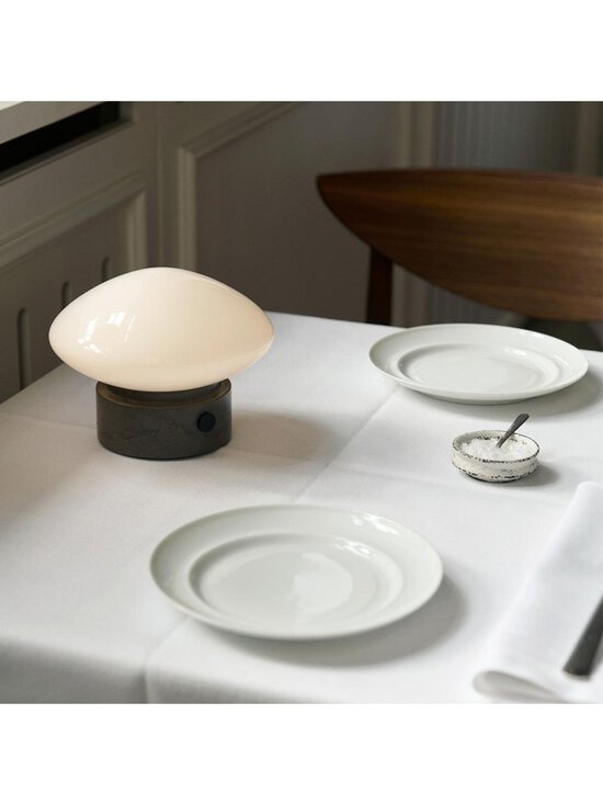 &Tradition - Mist AP21 -pöytävalaisin ladattava valkoinen / Grigio Caldo -marmori - WHITE | Stockmann - photo 5