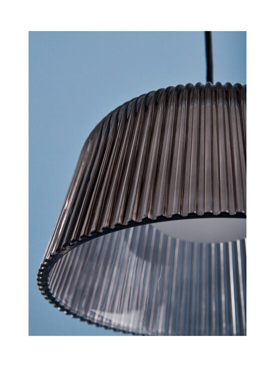 HAY - Brim-riippuvalaisin 24,5 cm - SMOKED GREY GLASS - photo 5 HAY - Brim-riippuvalaisin 24,5 cm - SMOKED GREY GLASS | Stockmann - photo 5