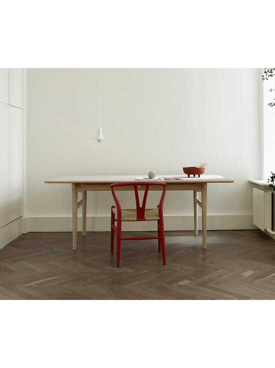 Carl Hansen&Son - CH24 Wishbone -tuoli - PUNAINEN,RUSKEA - photo 7 Carl Hansen&Son - CH24 Wishbone -tuoli - PUNAINEN,RUSKEA | Stockmann - photo 7