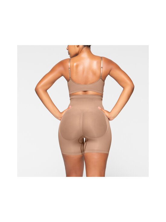 SKIMS - Seamless Sculpt Mid Thigh - muotoilevat shortsit - SIENNA | Stockmann - photo 3