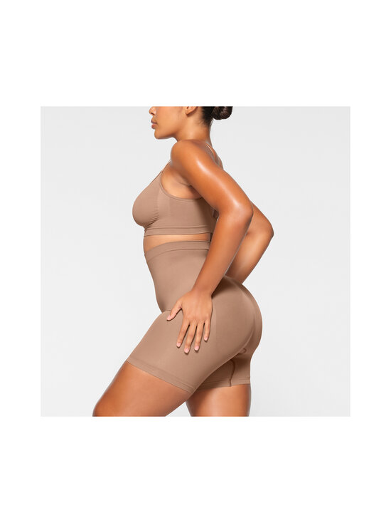 SKIMS - Seamless Sculpt Mid Thigh - muotoilevat shortsit - SIENNA | Stockmann - photo 4