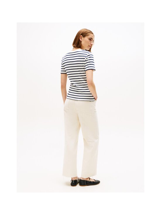 Tommy Hilfiger - New Slim Cody t-paita - 03L BRETON/ ECU/ DARK NIGHT NAVY - photo 2 Tommy Hilfiger - New Slim Cody t-paita - 03L BRETON/ ECU/ DARK NIGHT NAVY | Stockmann - photo 2