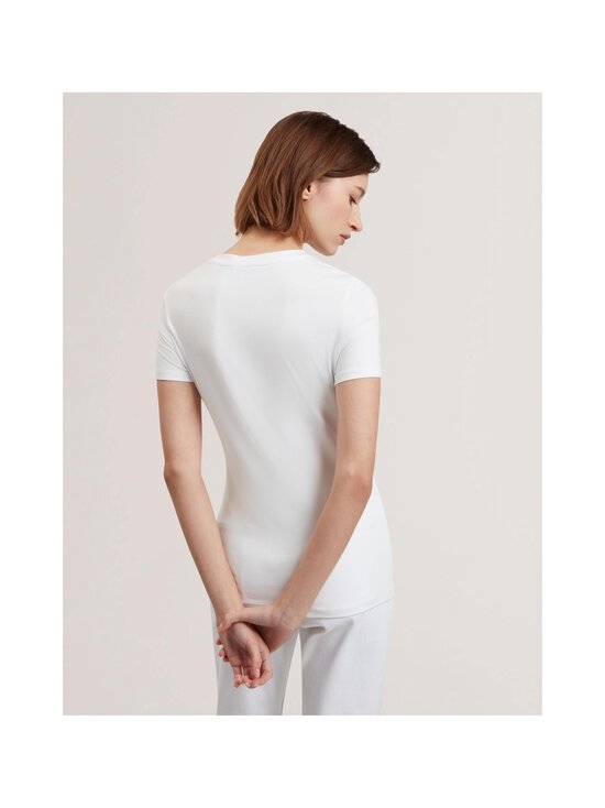 Ted Baker London - Carnela Embroidered Logo T-krekls - WHITE - photo 3 Ted Baker London - Carnela Embroidered Logo T-krekls - WHITE | Stockmann - photo 3