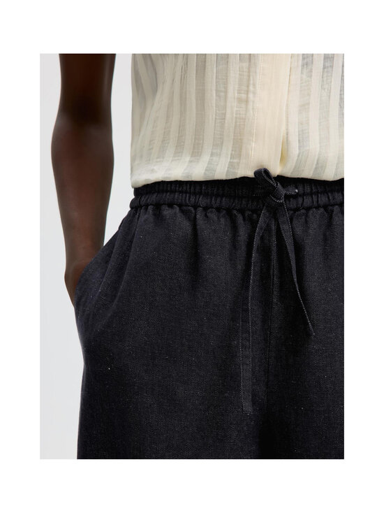 Selected - SlfLoose Willow Mid Waist Linen -tynnyrilahkeiset housut - DARK NAVY | Stockmann - photo 6