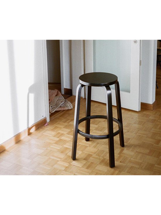 Artek - Baarijakkara 64 koivu/musta linoleum K 75 cm - BEIGE | Stockmann - photo 2