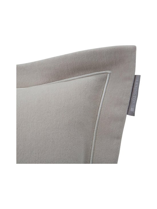 Lexington - Hotel Velvet Sham -koristetyynynpäällinen 50 x 50 cm - BEIGE - photo 2 Lexington - Hotel Velvet Sham -koristetyynynpäällinen 50 x 50 cm - BEIGE | Stockmann - photo 2