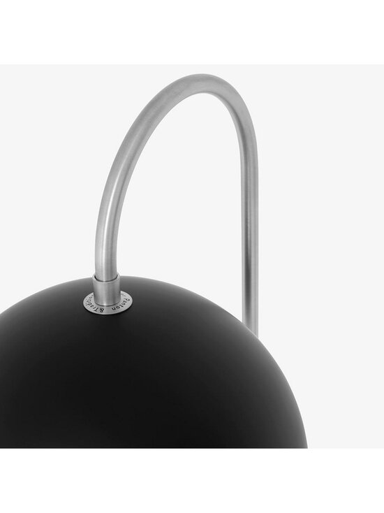 &Tradition - Flowerpot VP12 -lattiavalaisin - MUSTA - photo 2 &Tradition - Flowerpot VP12 -lattiavalaisin - MUSTA | Stockmann - photo 2