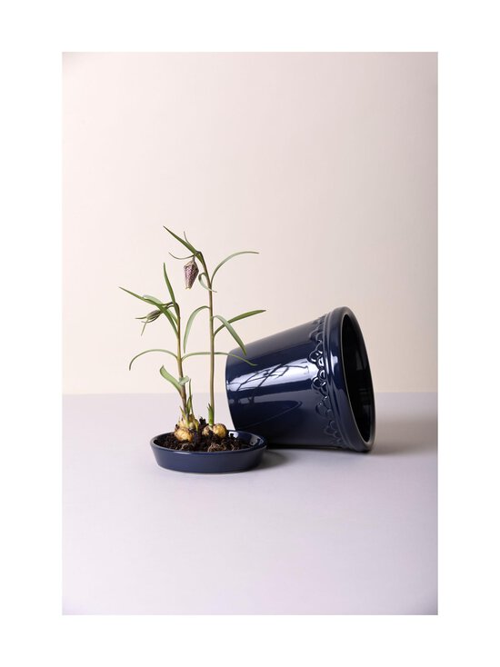 Bergs Potter - Køpenhavner Glazed Sapphire Blue -ruukku ja aluslautanen 14 cm - SAPPHIRE BLUE SAPPHIRE BLUE | Stockmann - photo 2