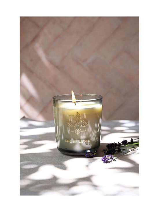 Max Benjamin - True Lavander luksusa svece ar vāku 210 g - LILAC - photo 2 Max Benjamin - True Lavander luksusa svece ar vāku 210 g - LILAC | Stockmann - photo 2