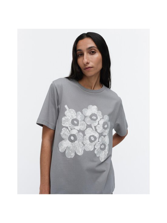 Marimekko - Erna Unikko Placement Kioski t-paita - 199 GREY, LIGHT GREY - photo 5 Marimekko - Erna Unikko Placement Kioski t-paita - 199 GREY, LIGHT GREY | Stockmann - photo 5