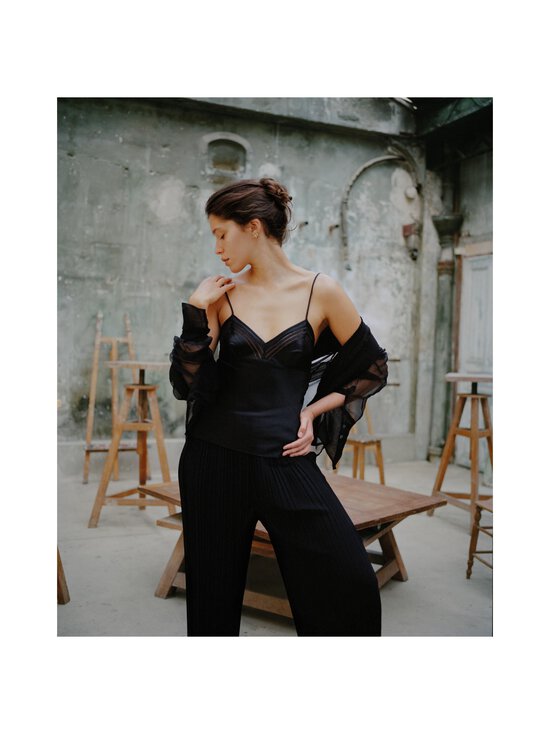 Chantelle - Nightshade Nightie - 11 BLACK - photo 2 Chantelle - Nightshade Nightie - 11 BLACK | Stockmann - photo 2
