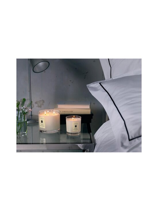 Jo Malone London - London Peony & Blush Suede -tuoksukynttilä 200 g - NOCOL - photo 3 Jo Malone London - London Peony & Blush Suede -tuoksukynttilä 200 g - NOCOL | Stockmann - photo 3