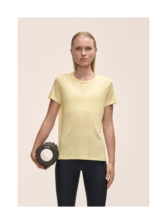 Casall - T-särk Soft Texture - 585 YELLOW STEAM - photo 2 Casall - T-särk Soft Texture - 585 YELLOW STEAM | Stockmann - photo 2