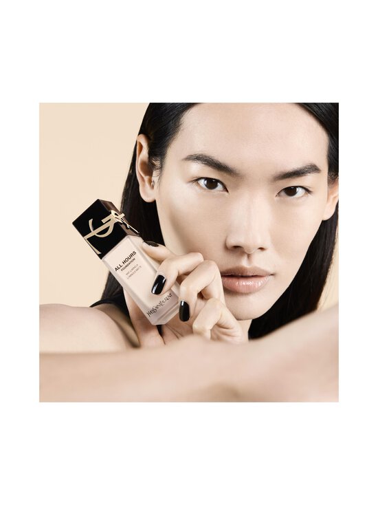 Yves Saint Laurent - All Hours foundation -meikkivoide - LW1 LIGHT WARM 1 - photo 3 Yves Saint Laurent - All Hours foundation -meikkivoide - LW1 LIGHT WARM 1 | Stockmann - photo 3