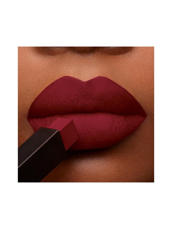 Yves Saint Laurent - Rouge Pur Couture The Slim Lipstick -huulipuna - 18 REVERSE RED - photo 5 Yves Saint Laurent - Rouge Pur Couture The Slim Lipstick -huulipuna - 18 REVERSE RED | Stockmann - photo 5